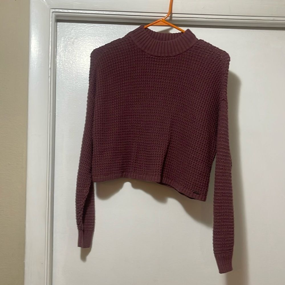 Hollister crop sweater size small